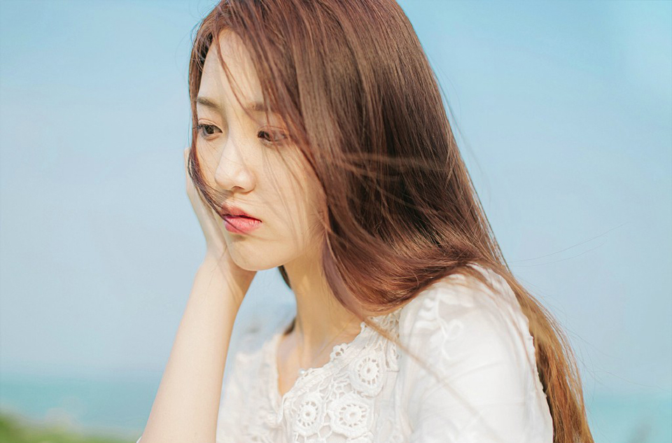 一名将士趁机一枪刺向陈到，却被陈到一把将枪杆抓住，还来不及发力，紧跟着六七杆长枪从四面八方狠狠地刺下来，陈到身体一僵，双目圆睁。